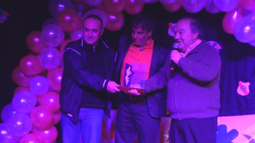 Agosto de 2013: Alfredo Attili y Antonio Filippoli reconocidos por el Club Luján en sus 28 años de labor periodística siguiendo la campaña del primer equipo por Radio Ciudad de Luján FM 104.1