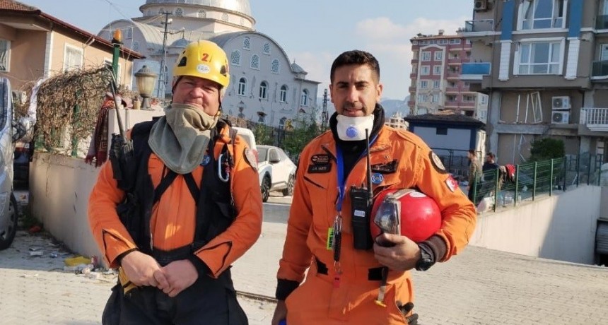 Terremoto en Turquía y Siria: “Ayer y anteayer sacamos a 50 personas de entre los escombros y solo tres con vida”
