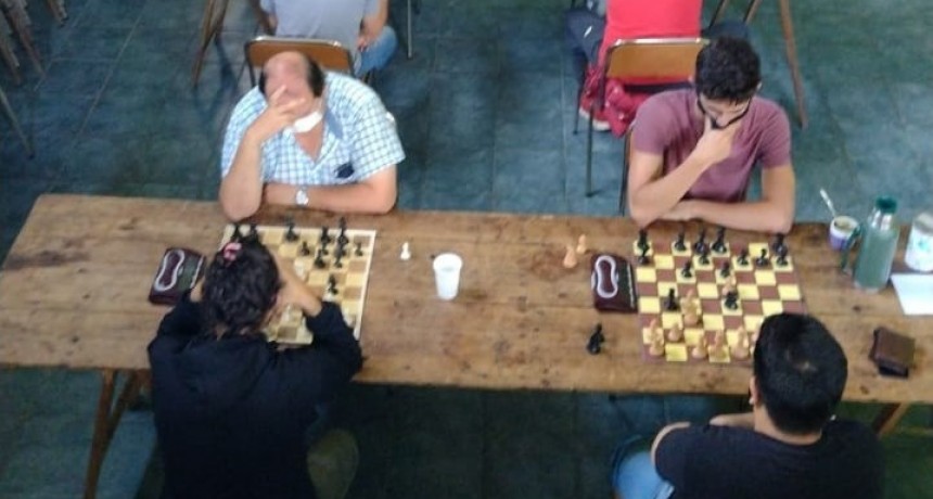 Exitosa primera jornada de ajedrez en Pueblo Nuevo