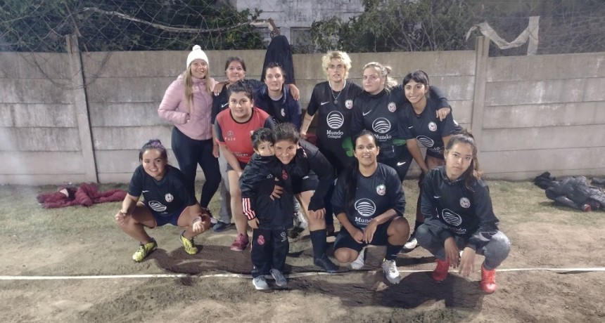 Presentan la Liga Interbarrial de Fútbol Femenino