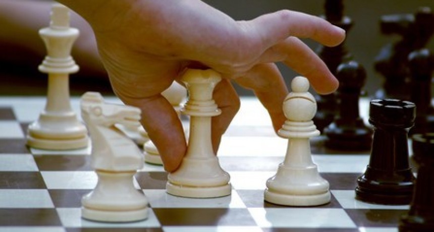 Comenzaron las clases gratuitas de ajedrez en Pueblo Nuevo