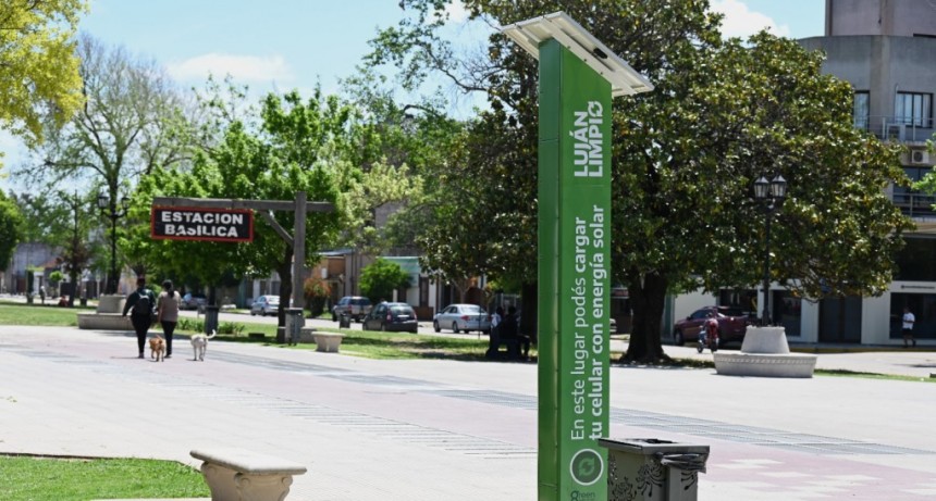 El Municipio instala tótems para recarga de celulares en espacios públicos